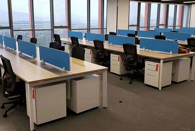 簡約現(xiàn)代職員桌-15